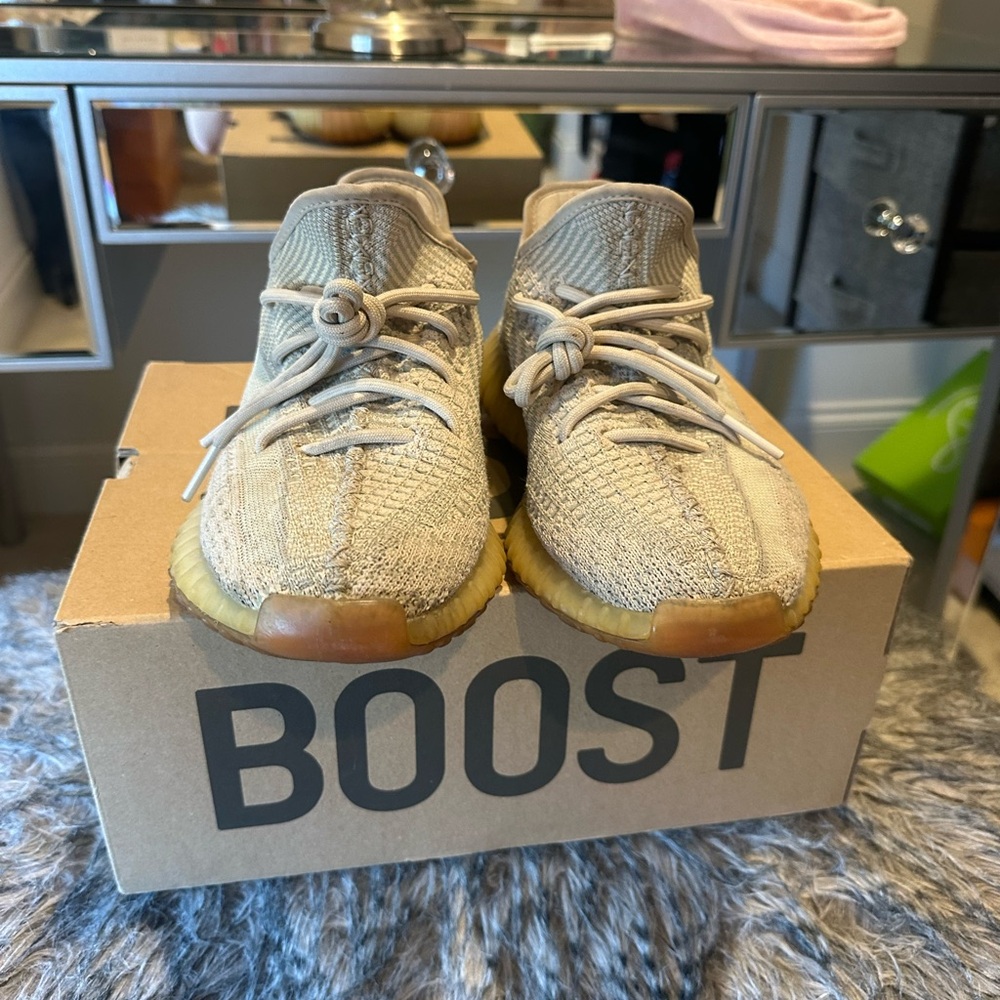 Yeezy Boost 350 V2
